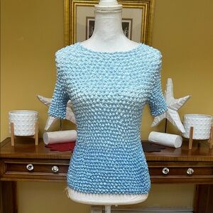 Women’s 90’s Y2K Blue Ombre Stretch Popcorn Bubble Crinkle Short Sleeve Shirt OS